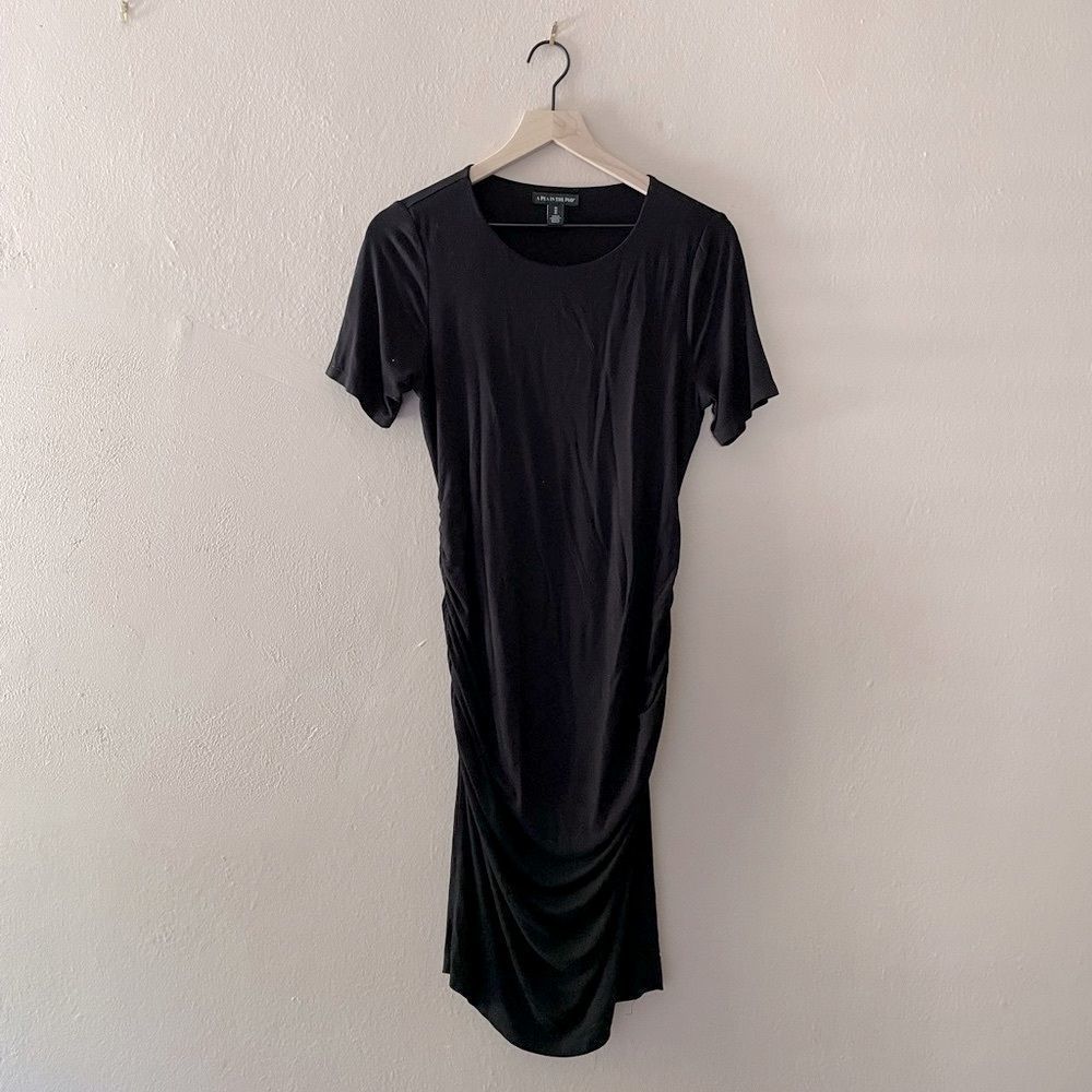 A Pea in the Pod black ruched maternity dress